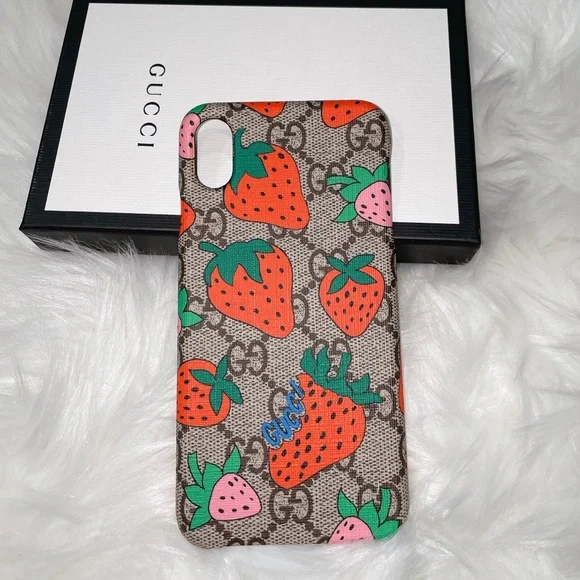 GUCCI - GUCCI ストロベリー iPhone XR ケース Gucci Strawberry Phone Case Gucci GG Supreme IPhone Case W